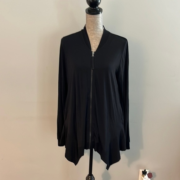 LOGO by Lori Goldstein Sweaters - LOGO Lounge Lori Goldstein  size Medium shark hem jacket in black.